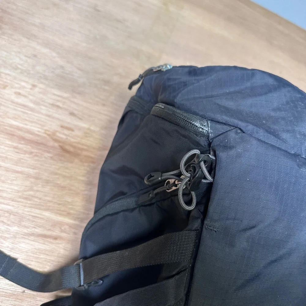 REI Co-op Rucksack 28L Backpack Black Ripstop Hiking Daypack Travel Bag